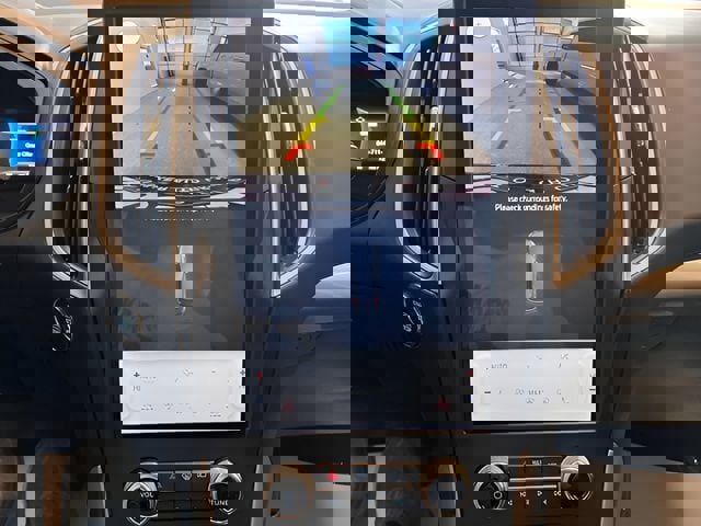 Used 2024 Ford Edge SEL image 24