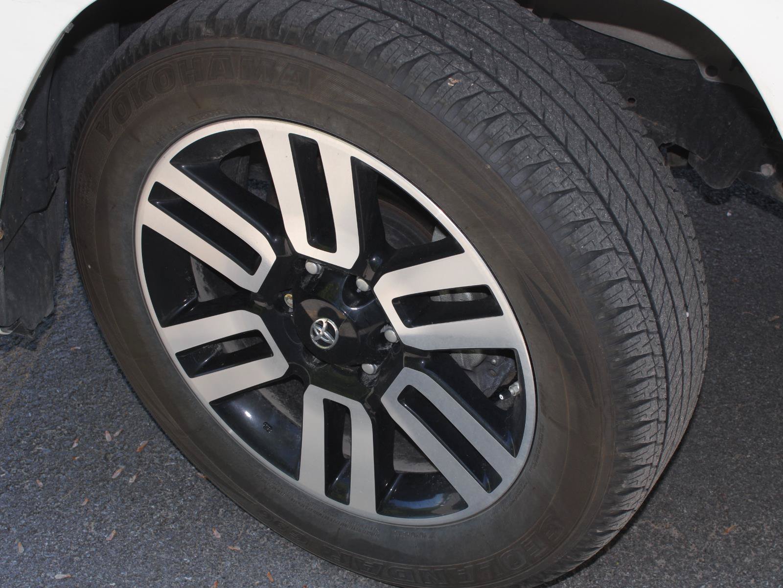 Used 2021 Toyota 4Runner Limited AWD/4WD image 17
