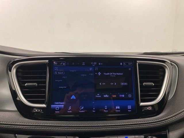 New 2026 Chrysler Pacifica Limited image 10