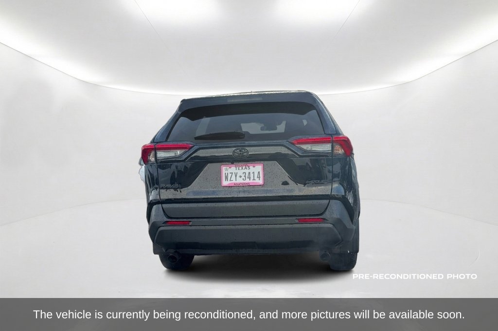 Used 2025 Toyota RAV4 XLE w/ Convenience Package FWD image 7