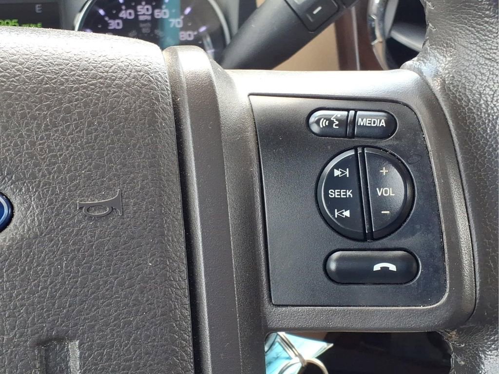 Used 2014 Ford F250 Lariat w/ Lariat Interior Package AWD/4WD image 28