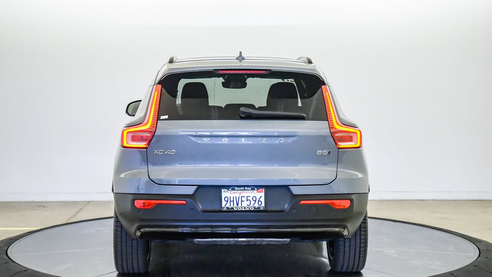 Certified 2023 Volvo XC40 B5 Plus w/ Protection Package Premier AWD/4WD image 3