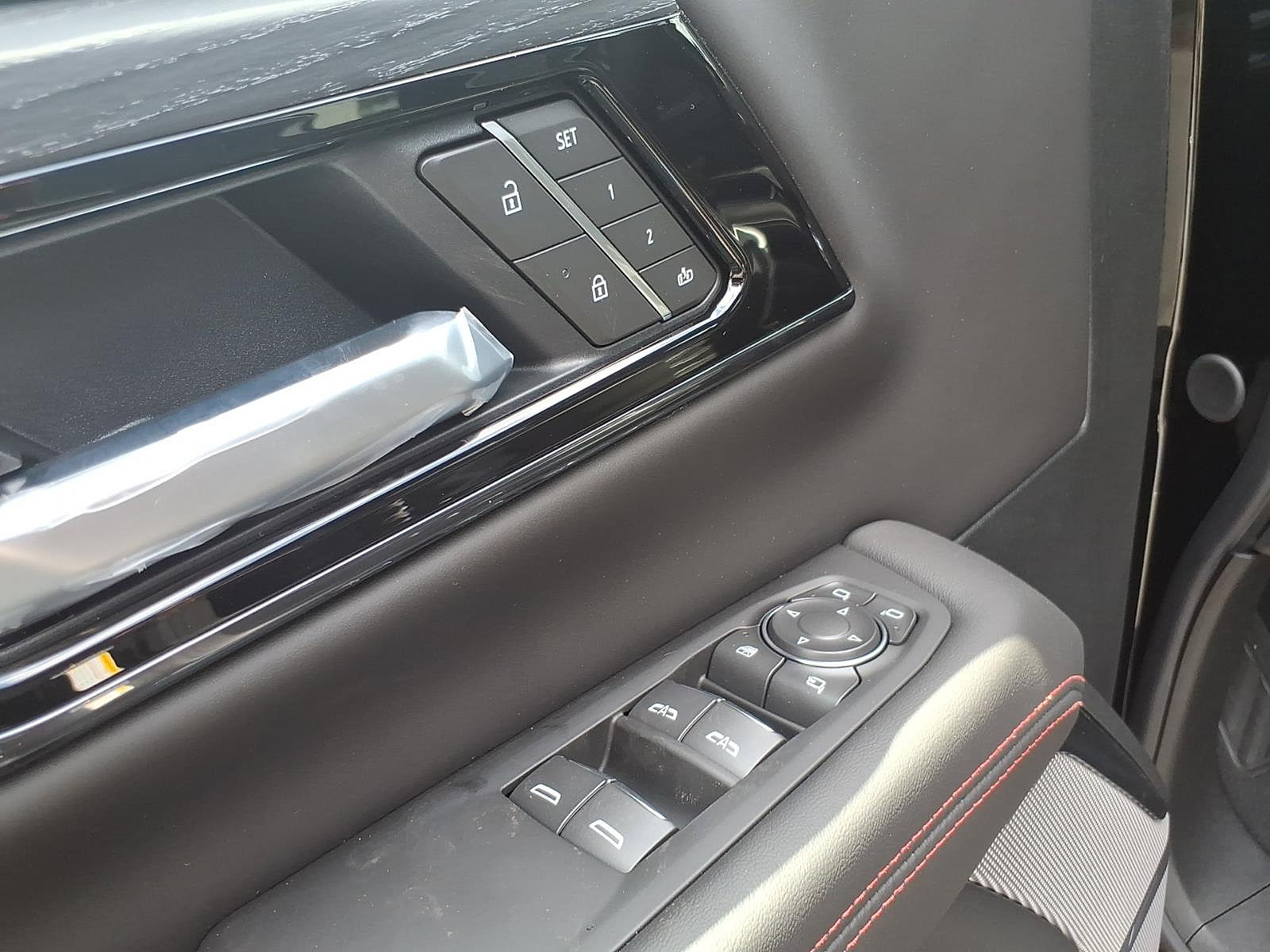 New 2026 GMC Yukon AT4 Ultimate AWD/4WD image 15