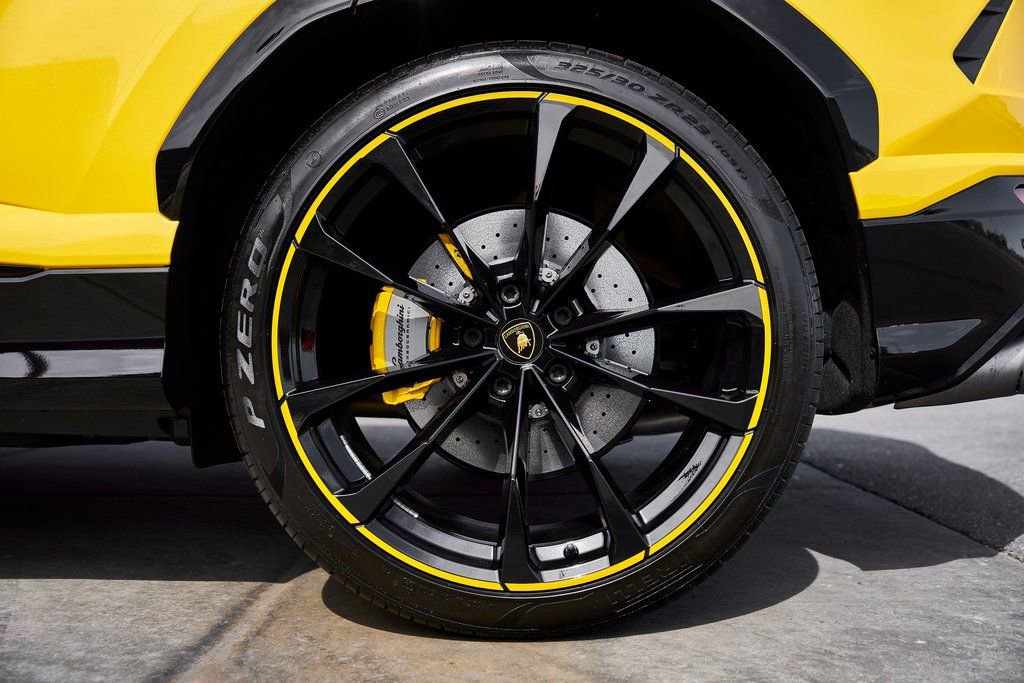 Used 2021 Lamborghini Urus AWD/4WD image 18