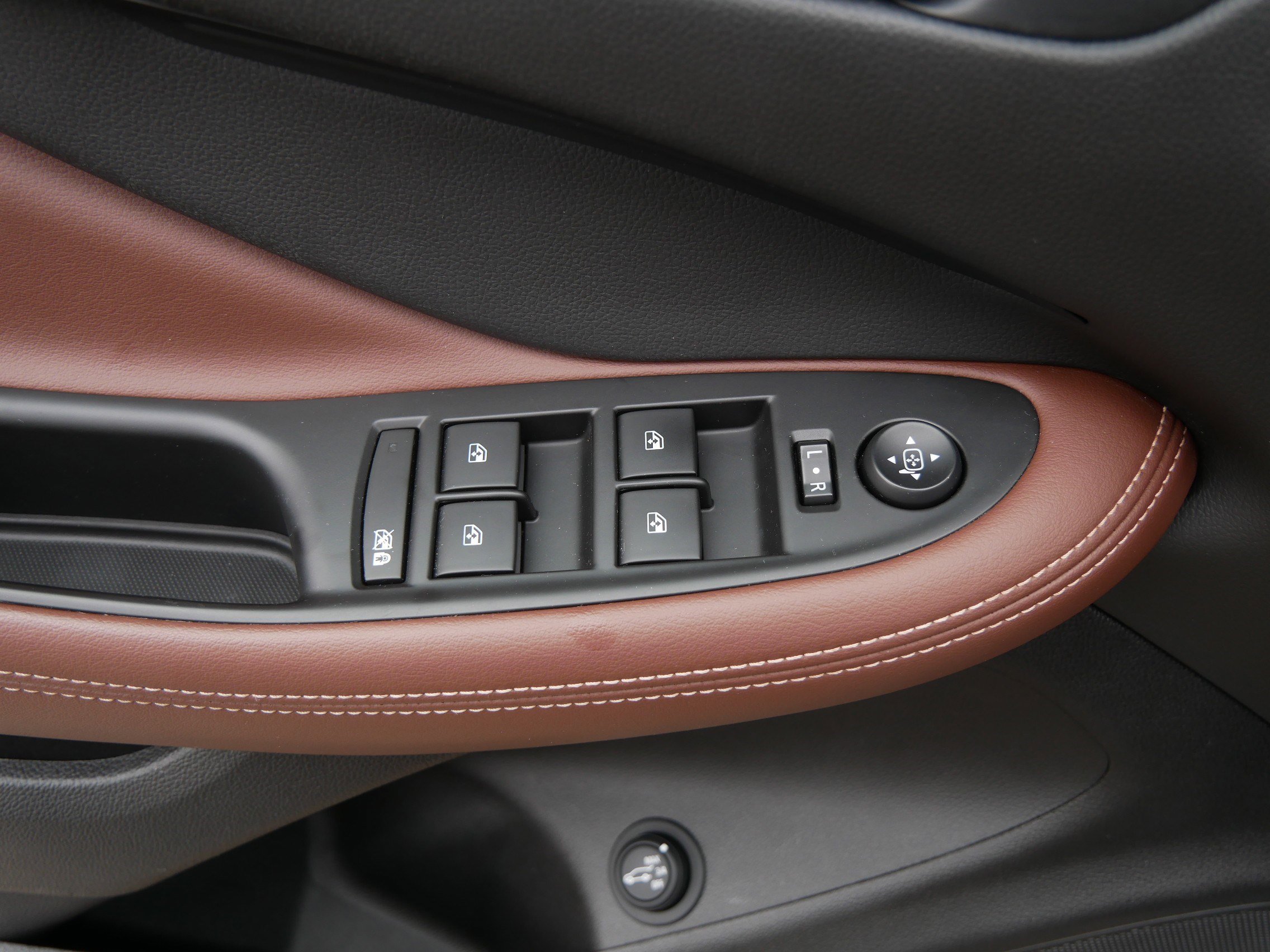 Used 2018 Buick Envision Premium w/ Driver Confidence Package image 20