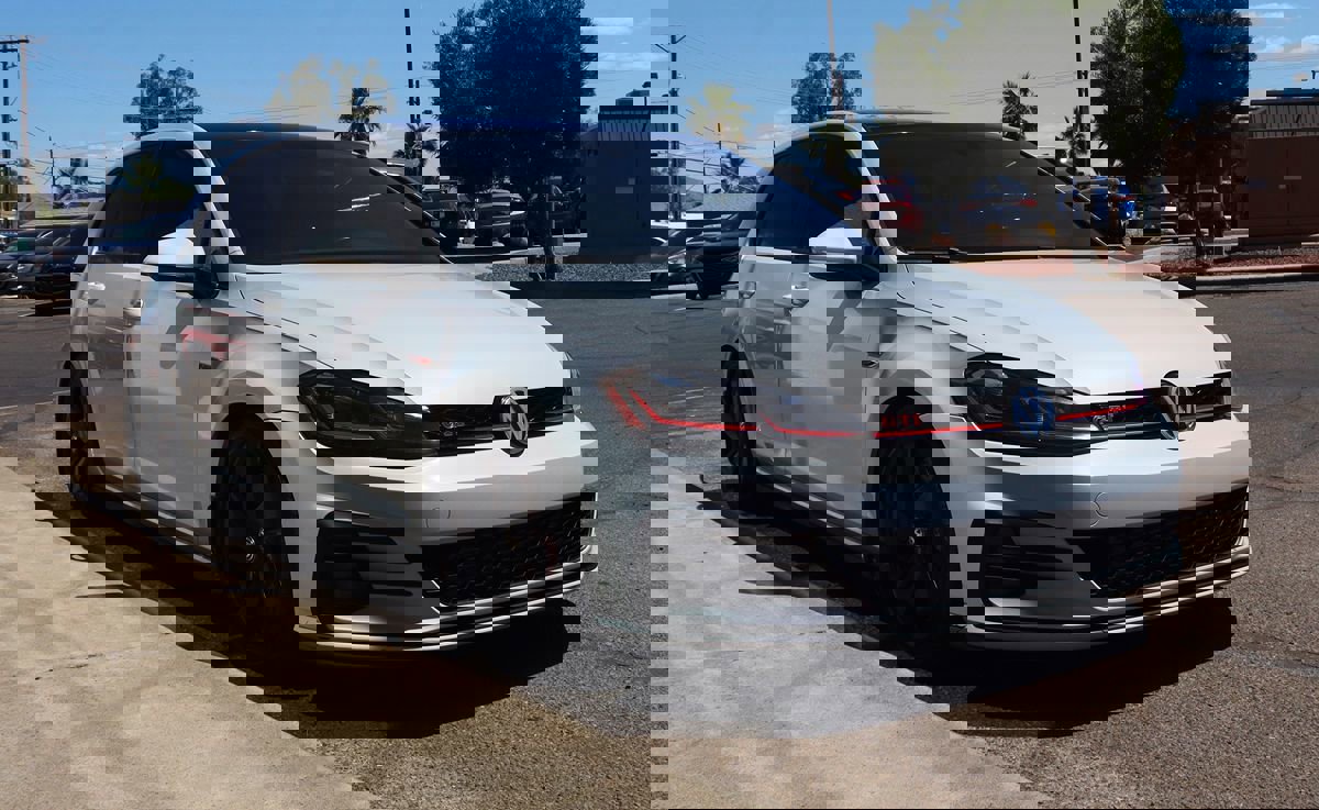 Used 2019 Volkswagen GTI SE w/ SE Experience Package image 14