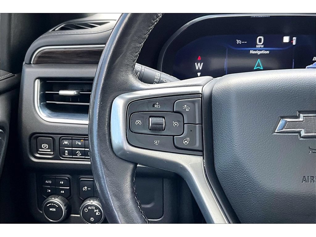 Used 2022 Chevrolet Tahoe Z71 w/ Luxury Package AWD/4WD image 11