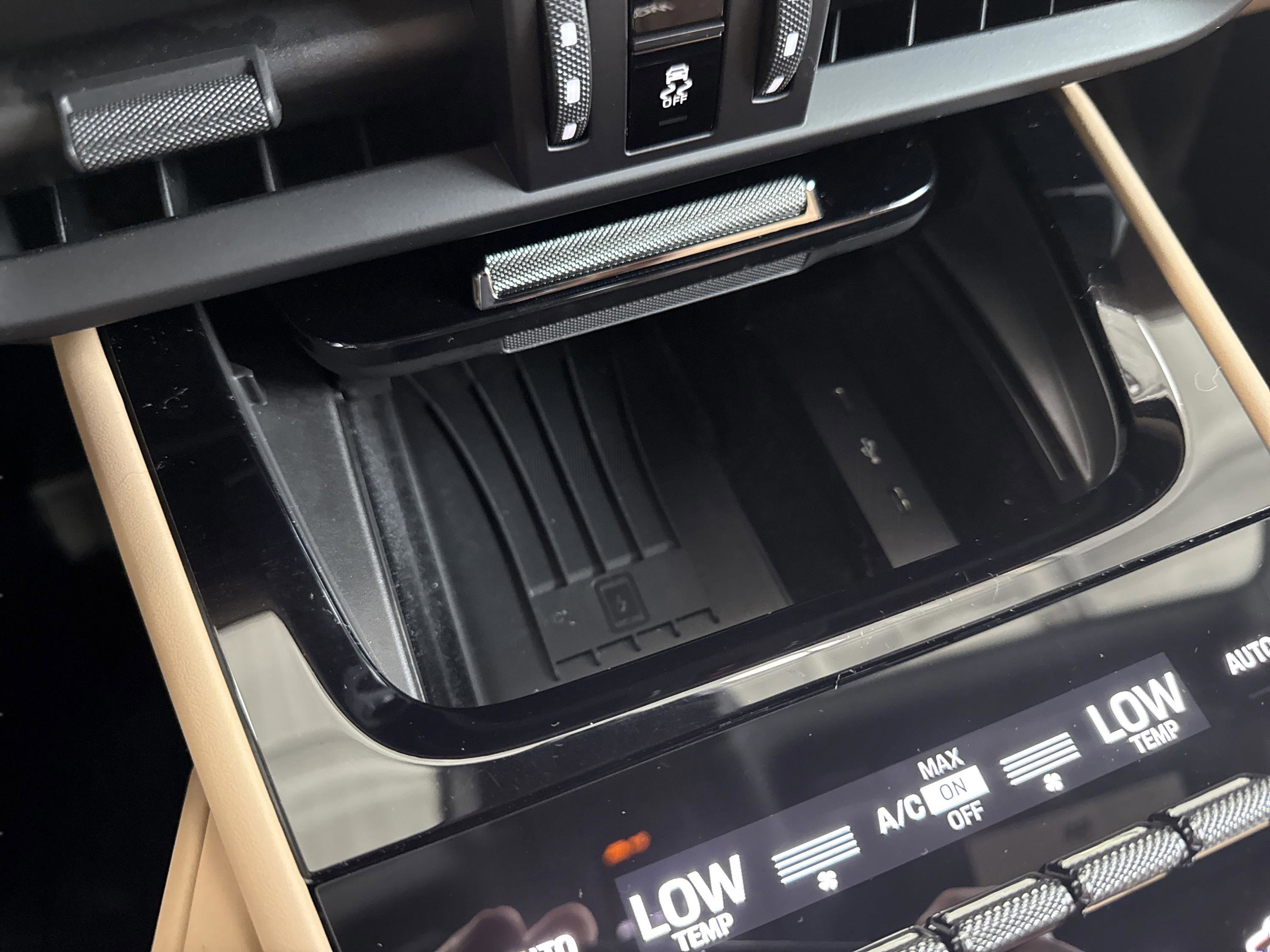 Used 2024 Porsche Cayenne image 53