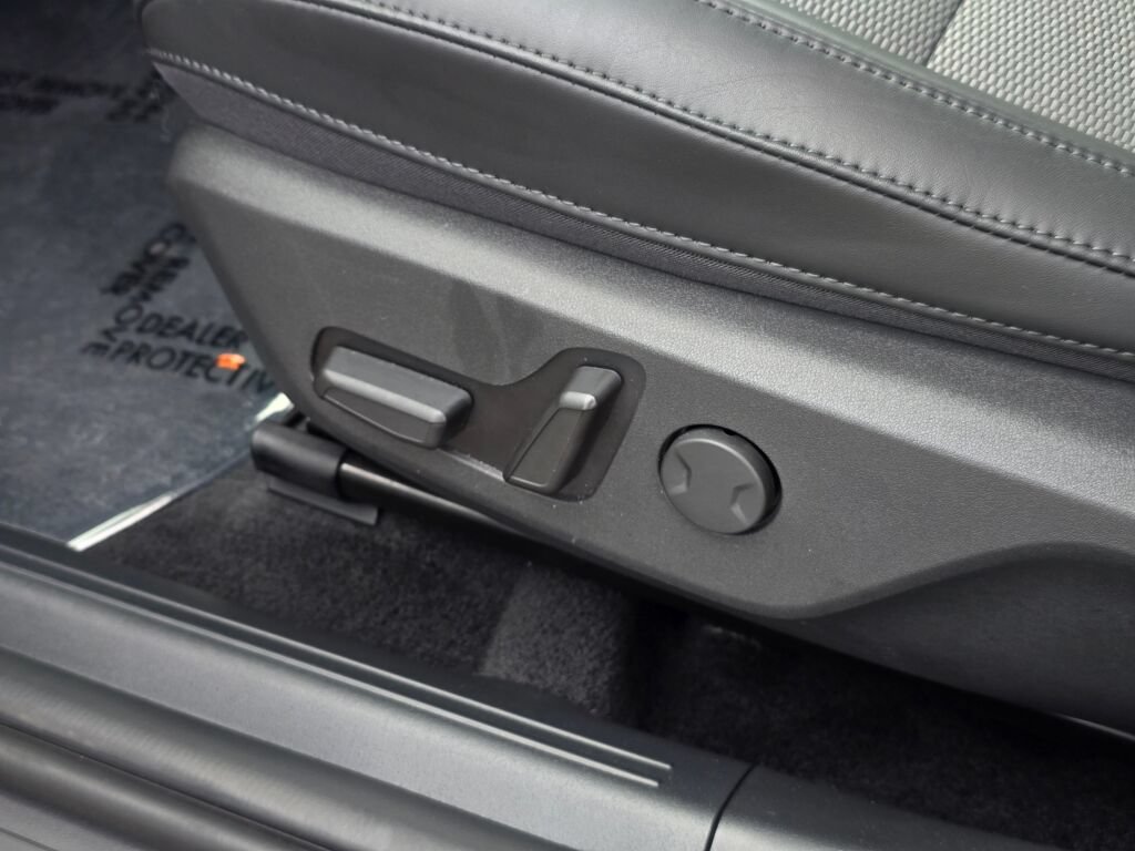 Certified 2024 Kia Niro Wind w/ Wind Preserve Package FWD image 35