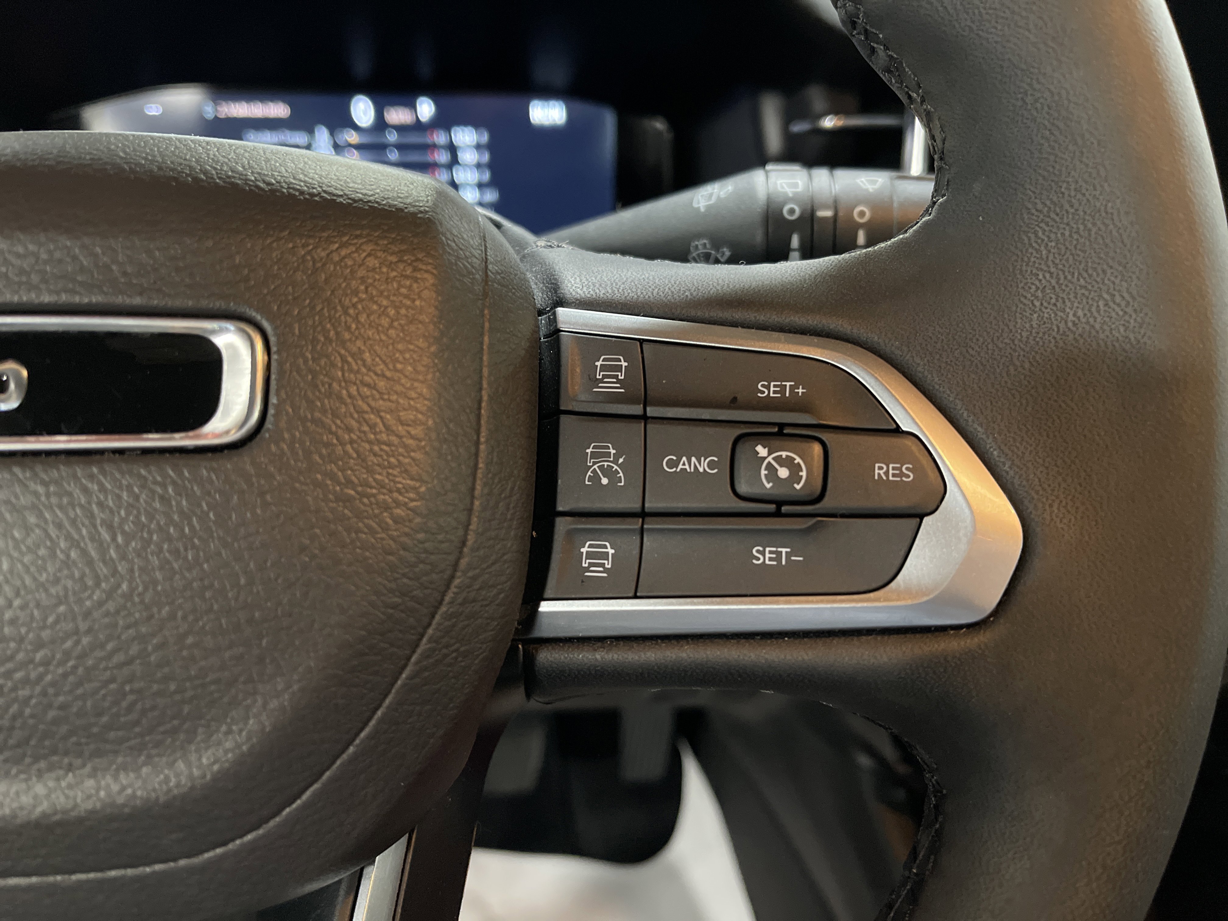 Used 2025 Jeep Compass Limited w/ Elite Group image 19