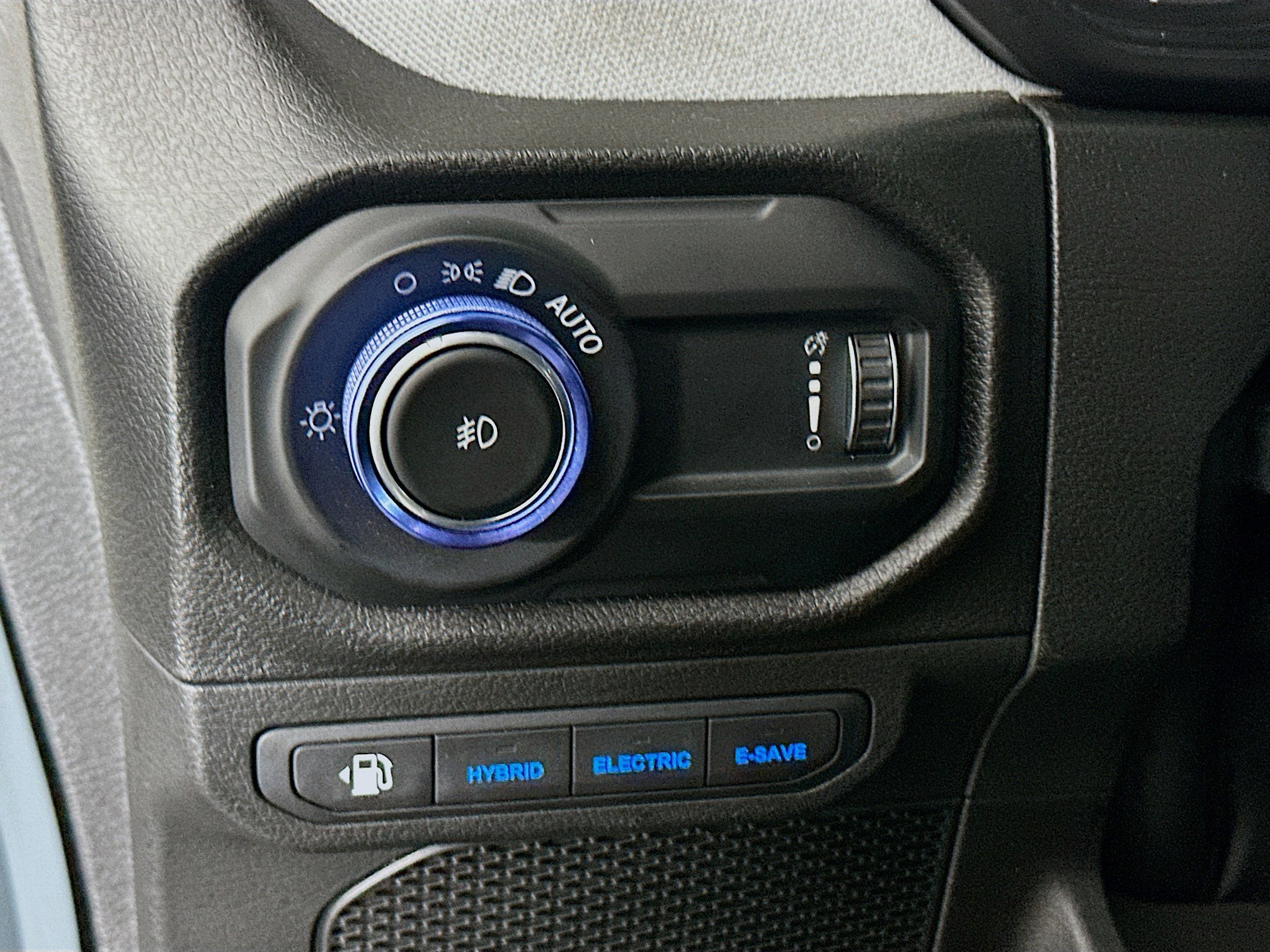 Used 2024 Jeep Wrangler Unlimited w/ Convenience Group AWD/4WD image 17