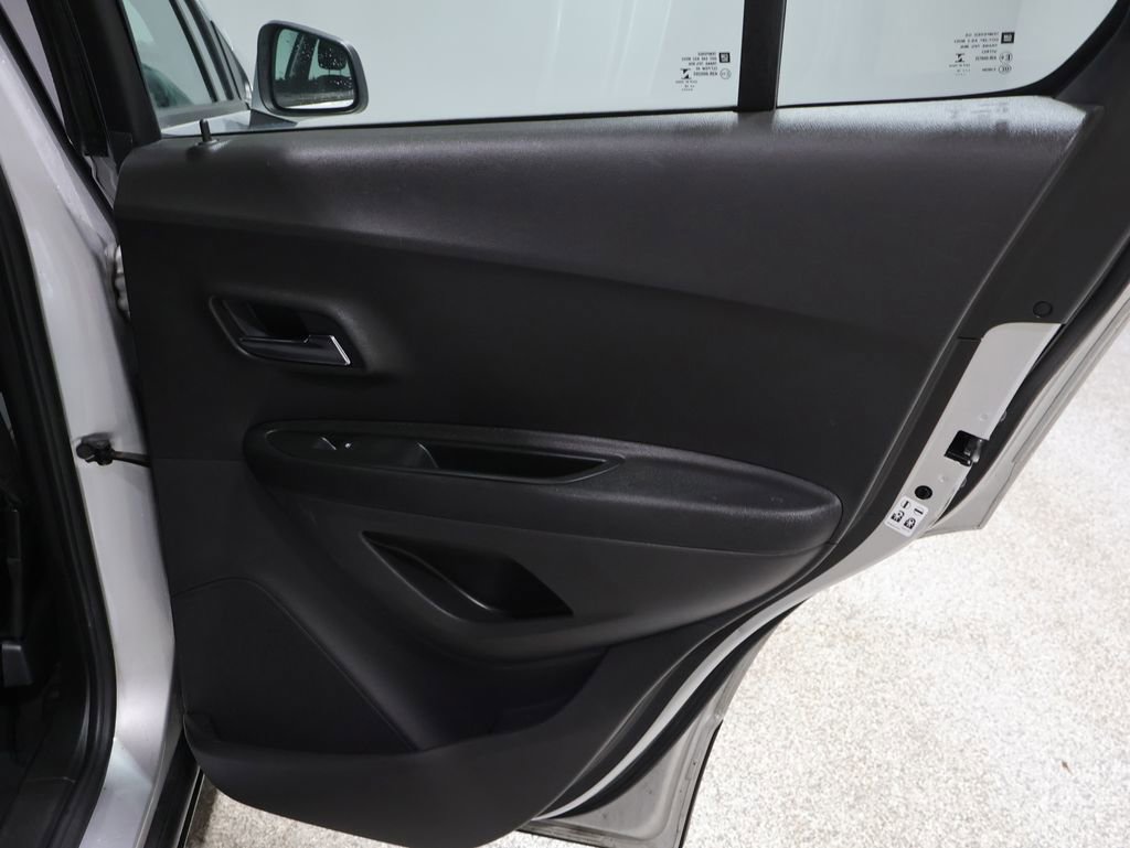 Used 2018 Chevrolet Trax LS image 21