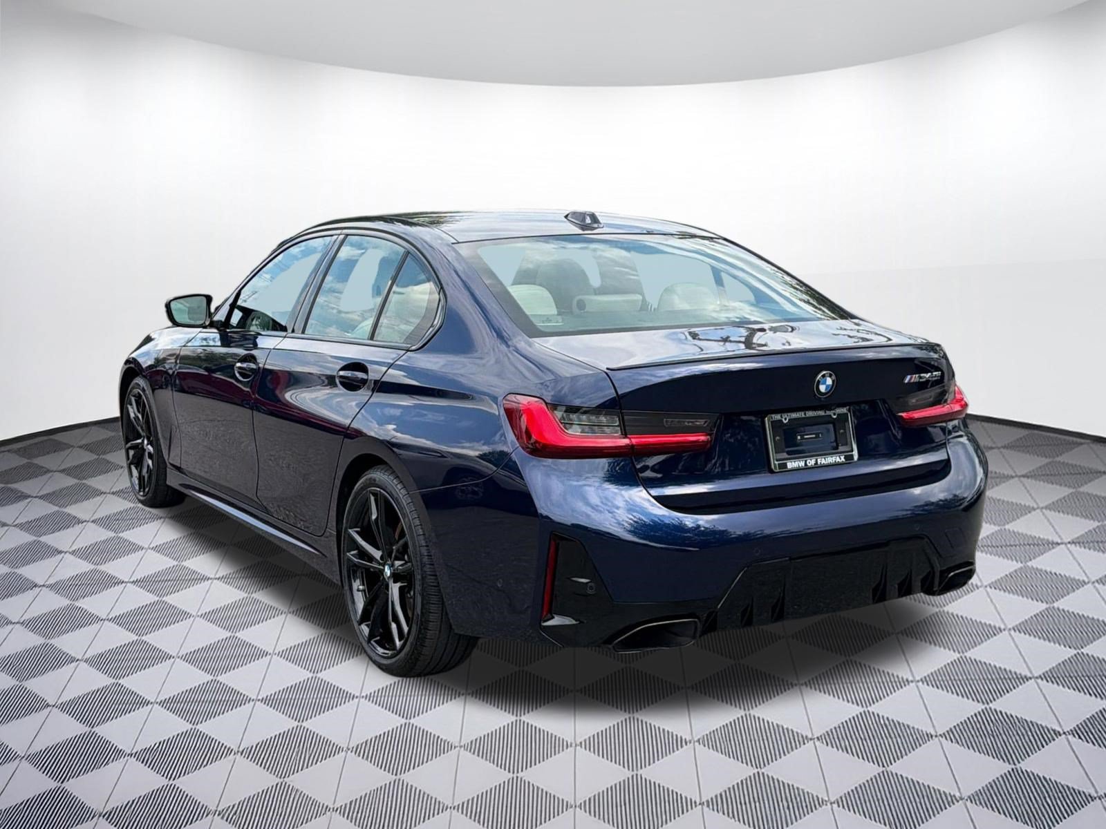 Used 2023 BMW M340i RWD image 3