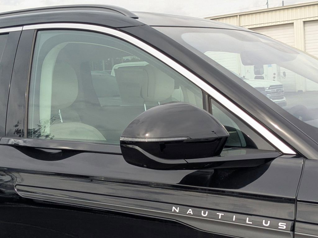 New 2026 Lincoln Nautilus Black Label w/ Jet Appearance Package image 12
