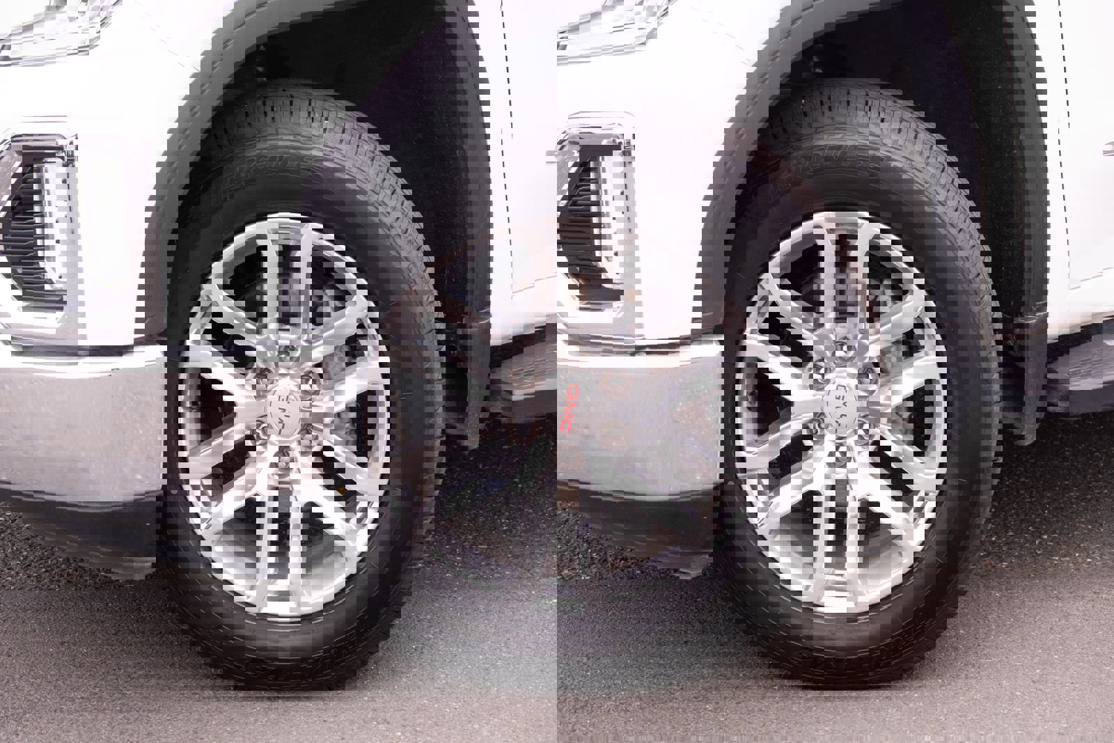 Used 2020 GMC Sierra 1500 SLT image 25