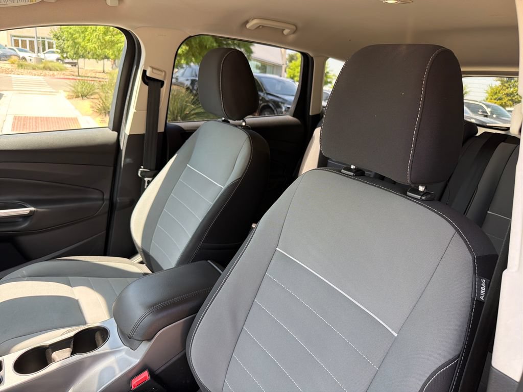 Used 2015 Ford Escape SE FWD image 18