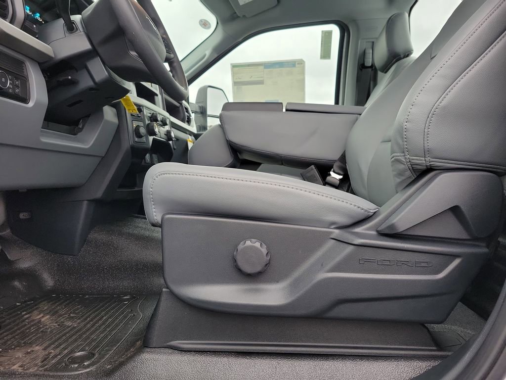 New 2026 Ford F350 XL w/ FX4 Off-Road Package image 14