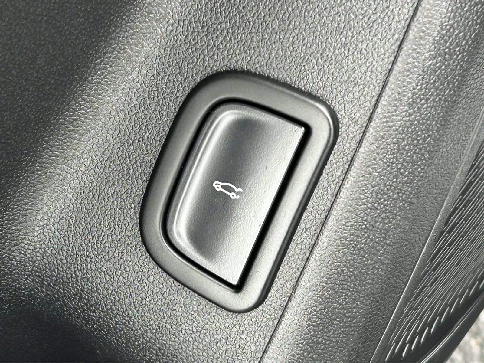 Used 2025 Chevrolet Traverse LT image 20