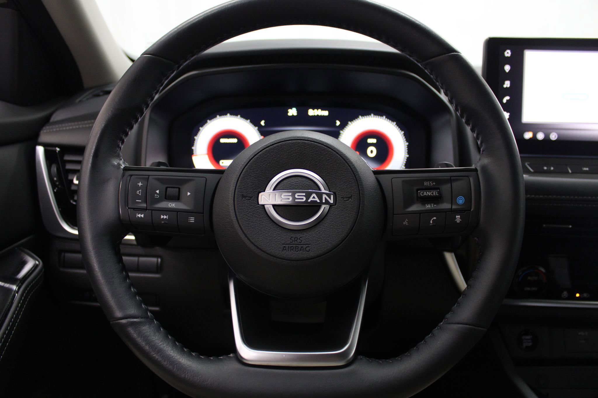 Used 2024 Nissan Rogue SL image 30