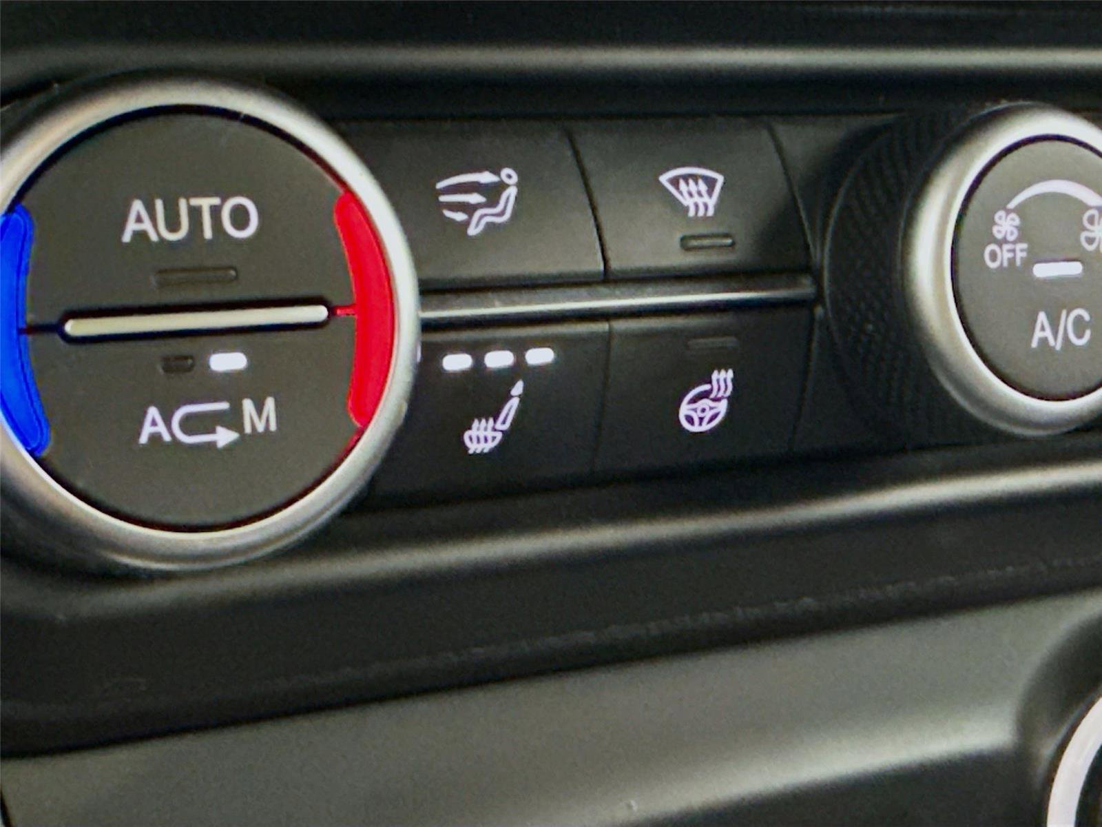 Used 2019 Alfa Romeo Stelvio Ti Sport w/ Quick Order Package 22S Sport AWD/4WD image 15