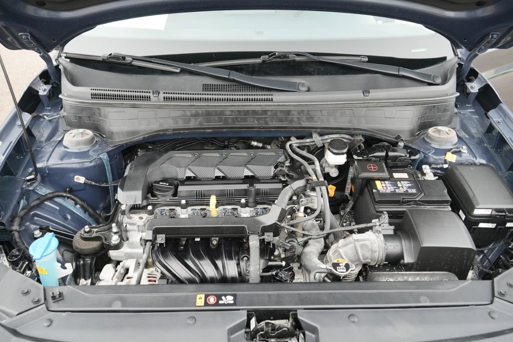 Certified 2023 Hyundai Venue Limited w/ Cargo Package image 18