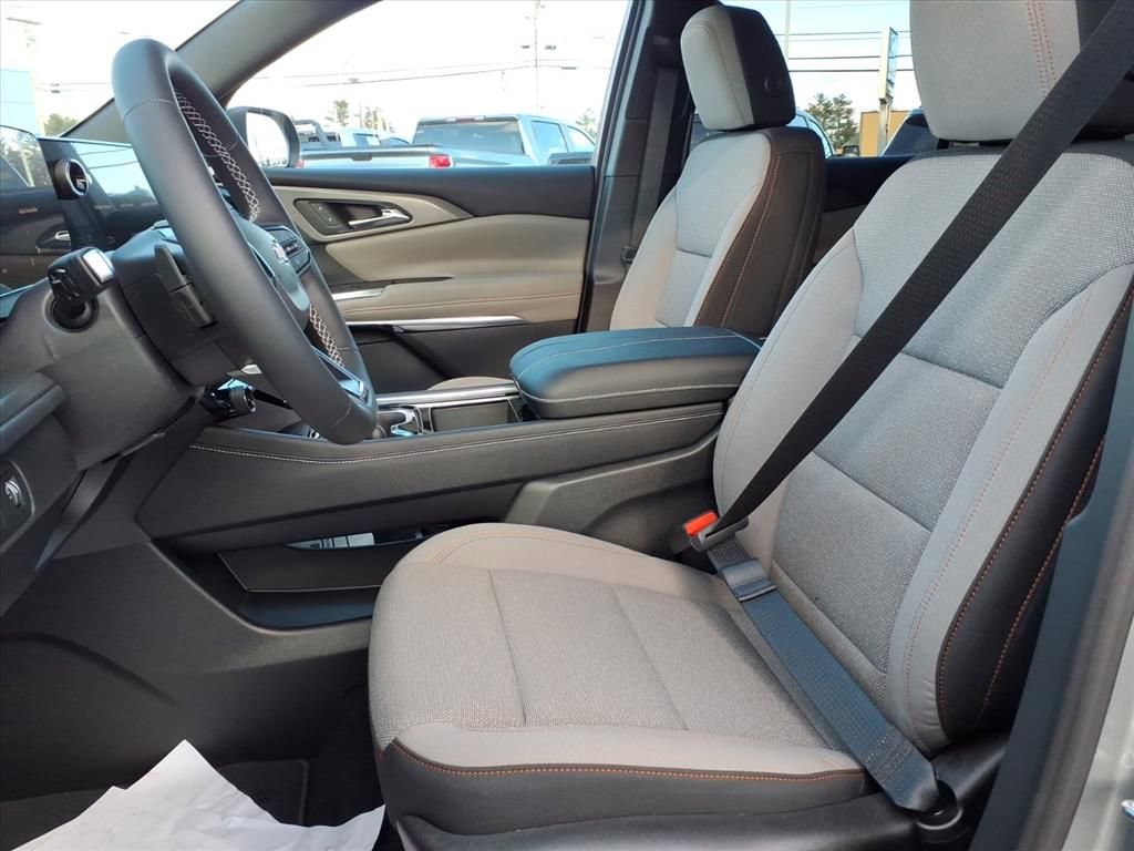 New 2026 Chevrolet Traverse LT w/ Sun and Wheel Package image 13