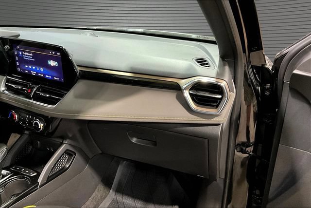 Used 2025 Chevrolet TrailBlazer ACTIV w/ Driver Confidence Package FWD image 24