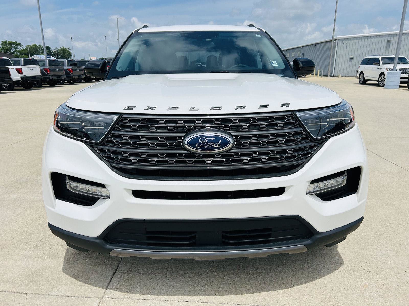 Used 2023 Ford Explorer XLT w/ Equipment Group 202A AWD/4WD image 38