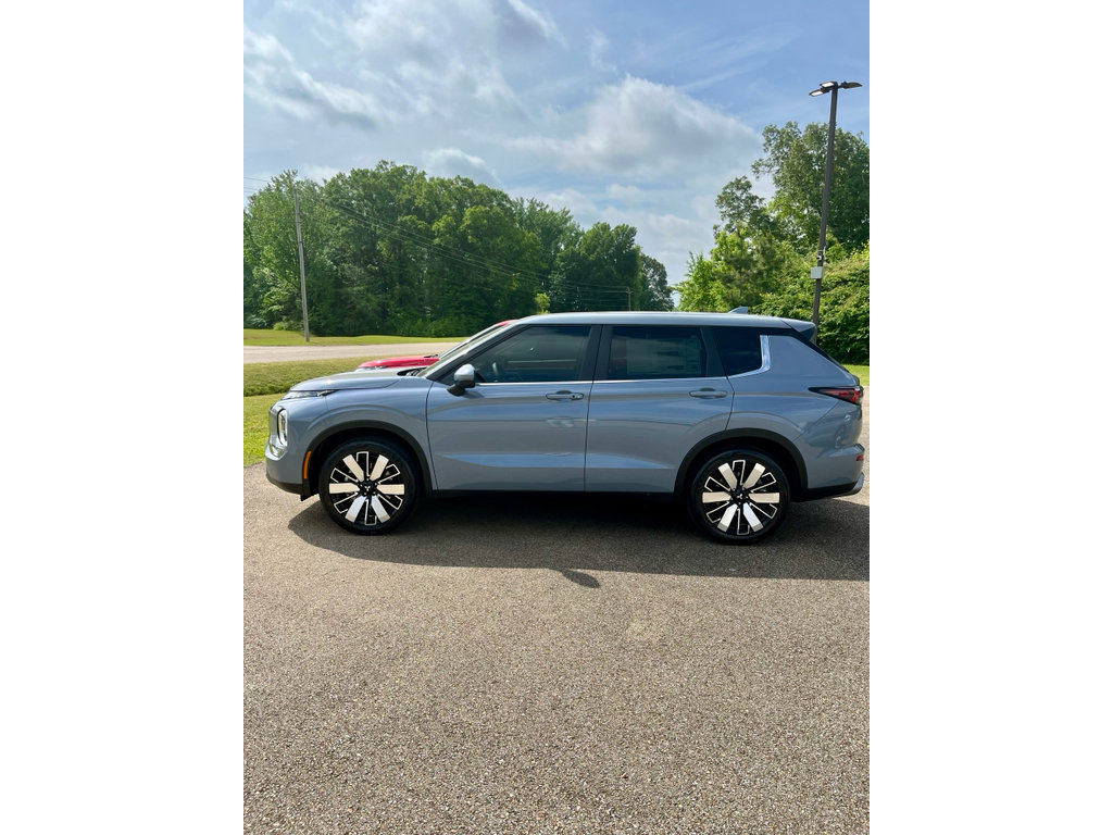 New 2026 Mitsubishi Outlander SE FWD image 4