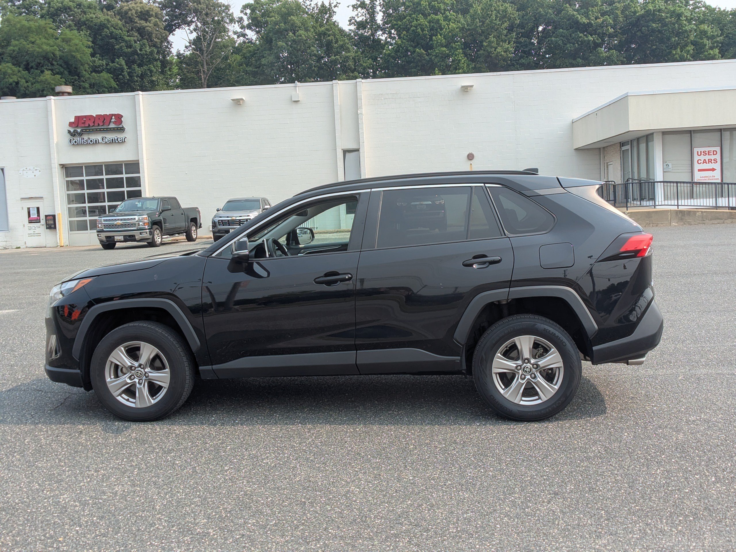 Used 2023 Toyota RAV4 XLE FWD image 2