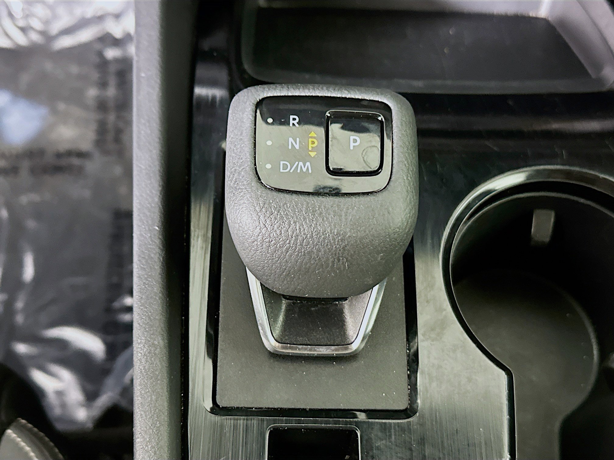 Used 2024 Nissan Rogue S image 21