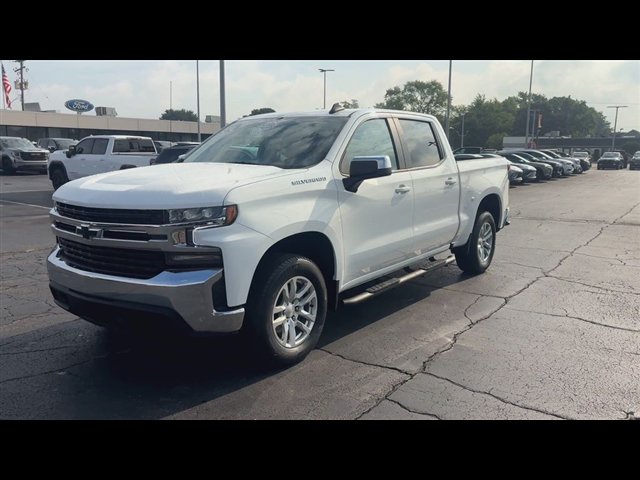 Certified 2022 Chevrolet Silverado 1500 LT w/ Convenience Package II AWD/4WD image 4
