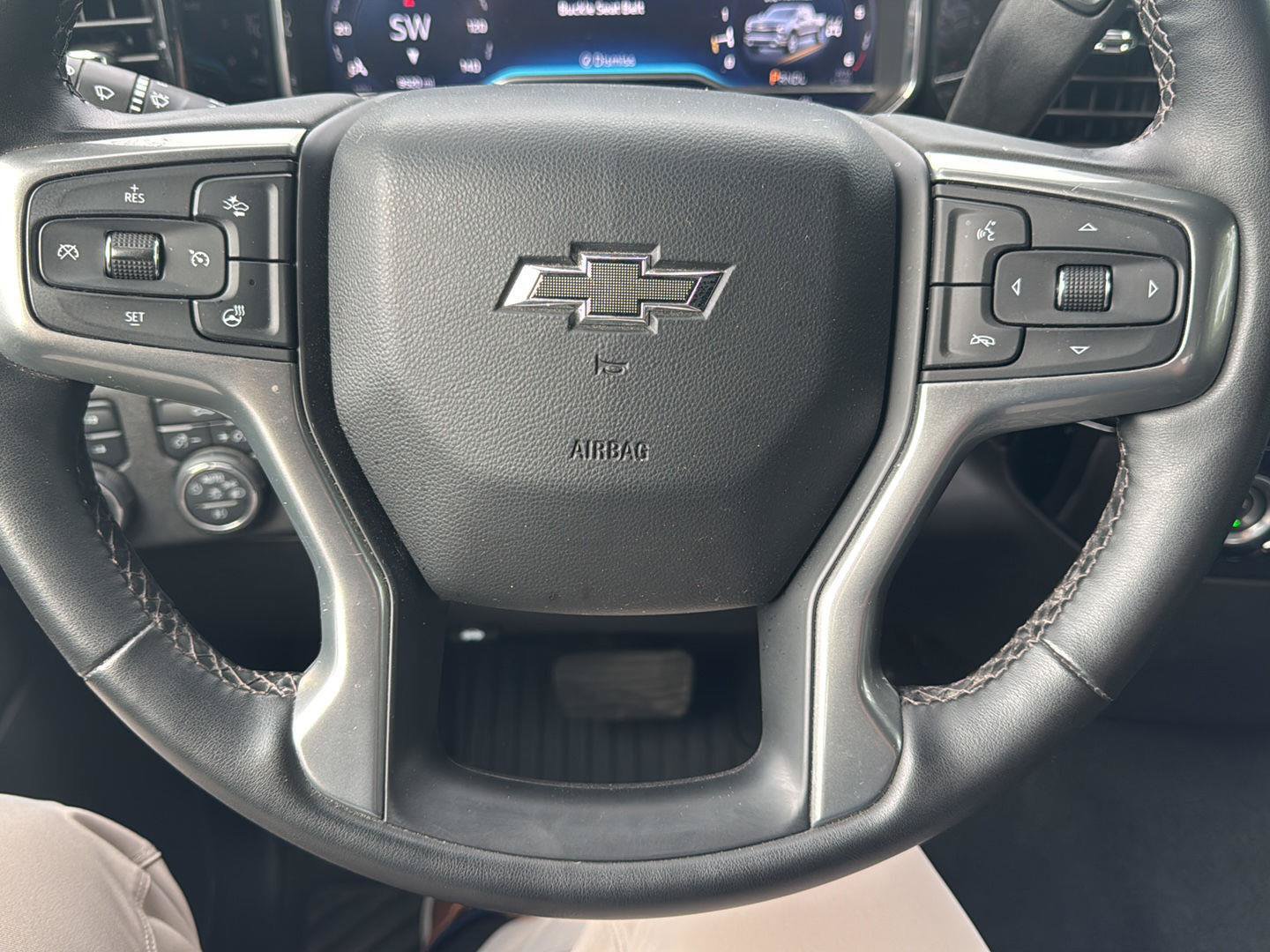 Used 2023 Chevrolet Silverado 1500 RST w/ Z71 Off-Road Package AWD/4WD image 12