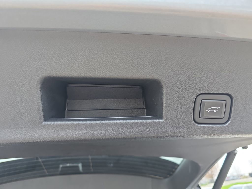 Used 2024 GMC Acadia Denali w/ Super Cruise Package image 14