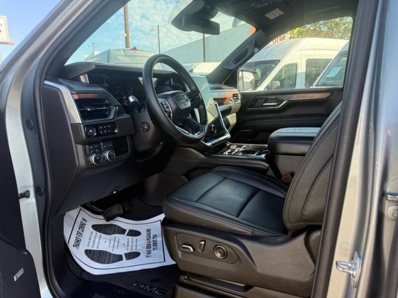 Used 2025 GMC Yukon XL Denali image 22