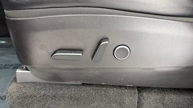 Used 2022 Tesla Model Y Performance AWD/4WD image 14