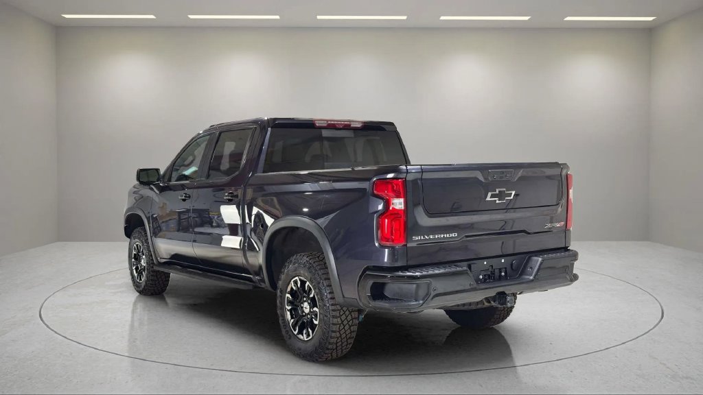 Used 2023 Chevrolet Silverado 1500 ZR2 w/ Technology Package AWD/4WD image 18
