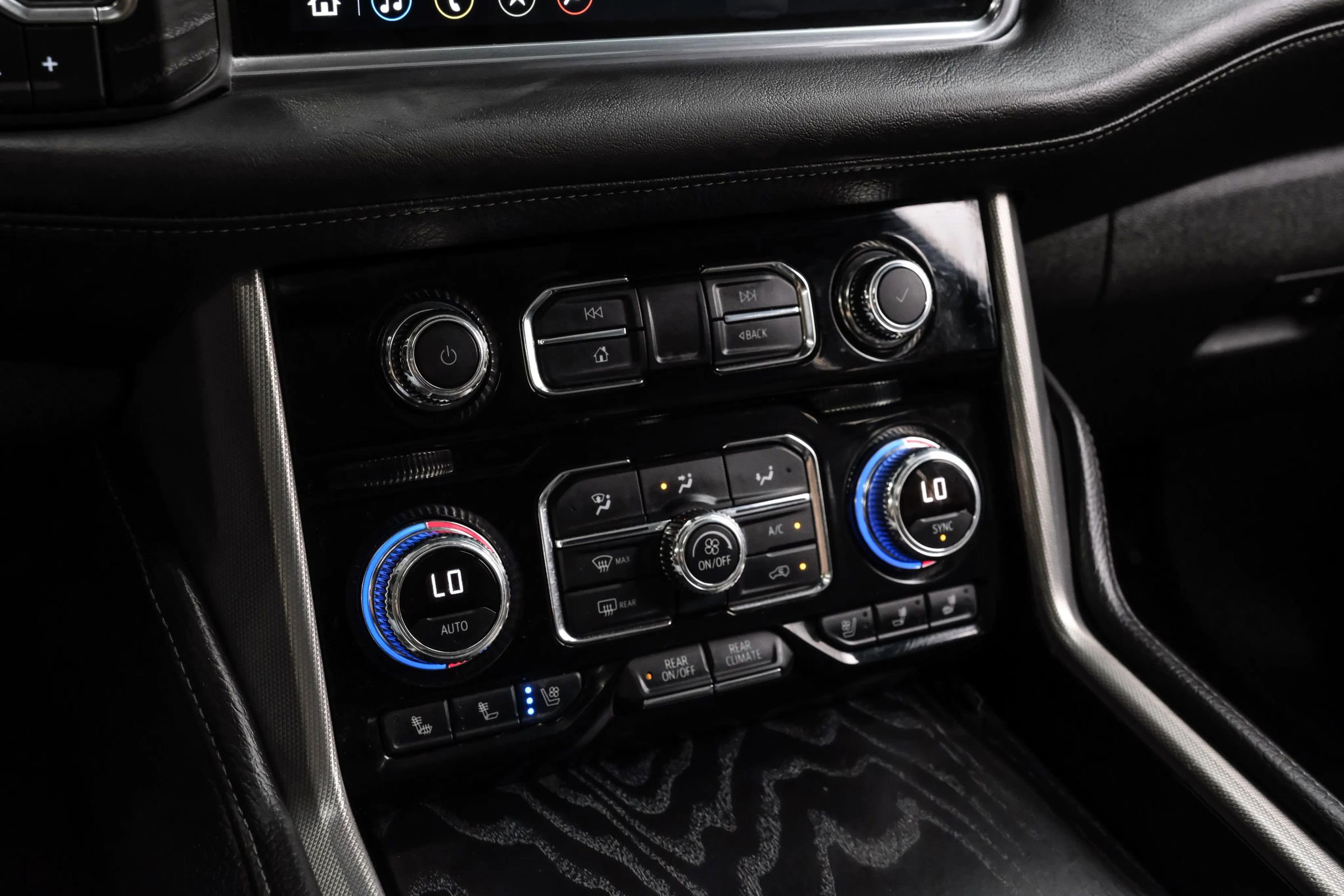Used 2021 GMC Yukon Denali w/ Denali Premium Package image 31