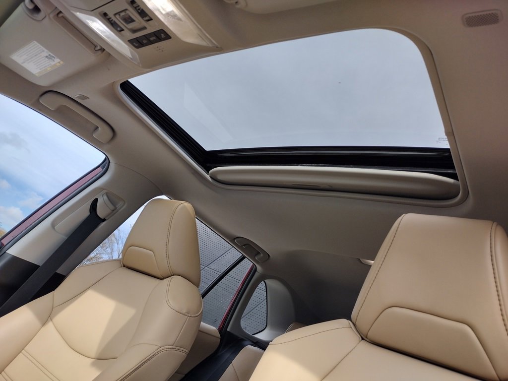 Used 2025 Toyota RAV4 XLE Premium image 5