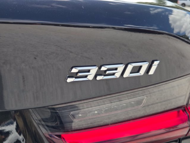 Used 2022 BMW 330i Sedan w/ Driving Assistance Package RWD image 10
