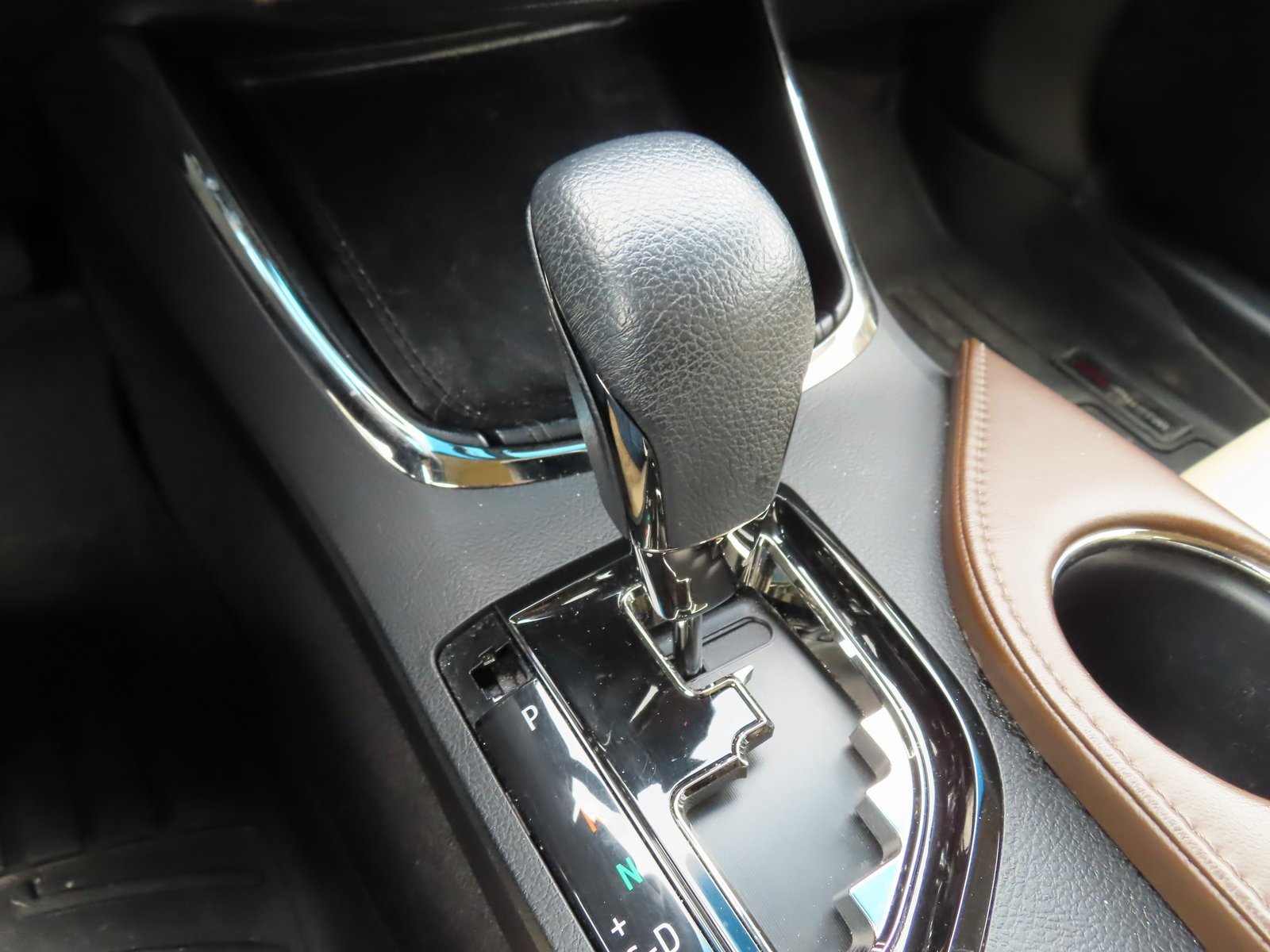 Used 2016 Toyota Avalon XLE Plus image 23