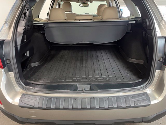 Used 2016 Subaru Outback 2.5i Limited AWD/4WD image 17