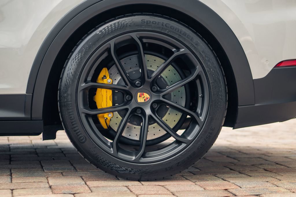 Used 2024 Porsche Cayenne Turbo GT image 16