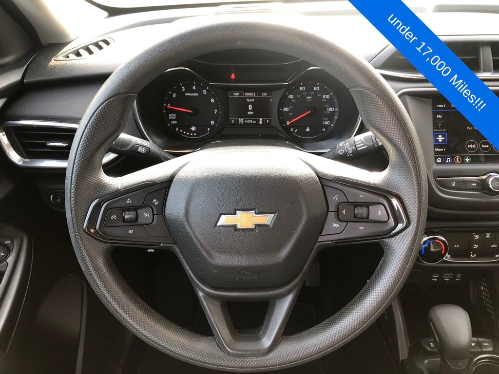 Used 2022 Chevrolet TrailBlazer LT w/ Driver Confidence Package image 11