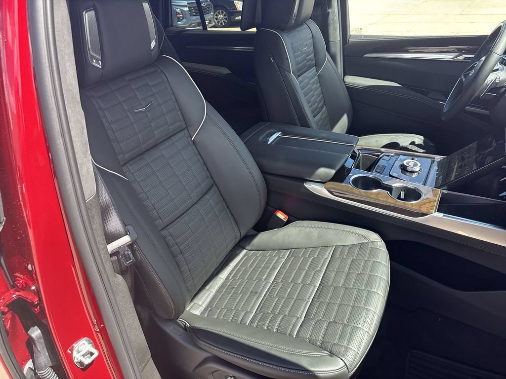 New 2026 Cadillac Escalade Platinum Sport w/ LPO, ONYX Package AWD/4WD image 30