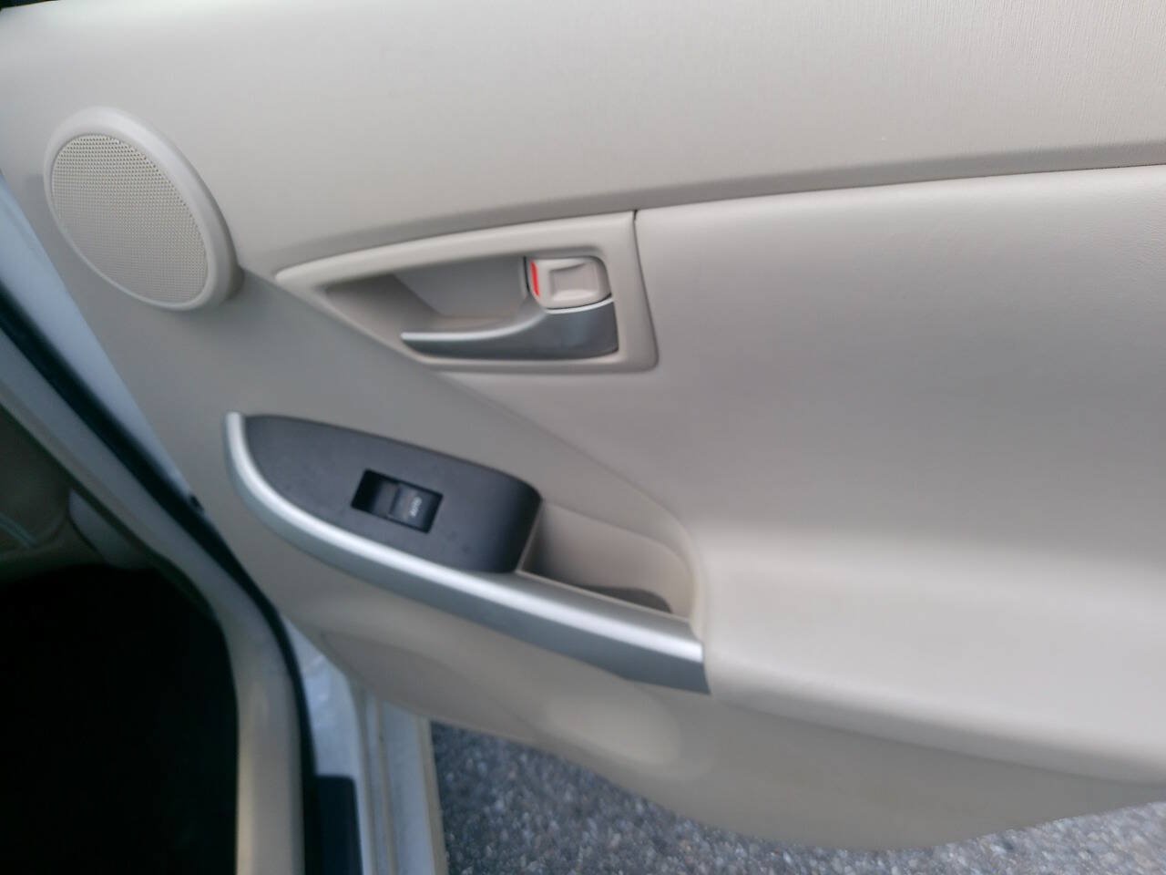 Used 2013 Toyota Prius Five FWD image 15