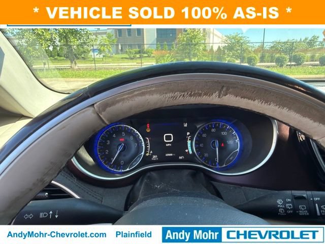 Used 2017 Chrysler Pacifica Limited w/ UConnect Theater Package FWD image 17