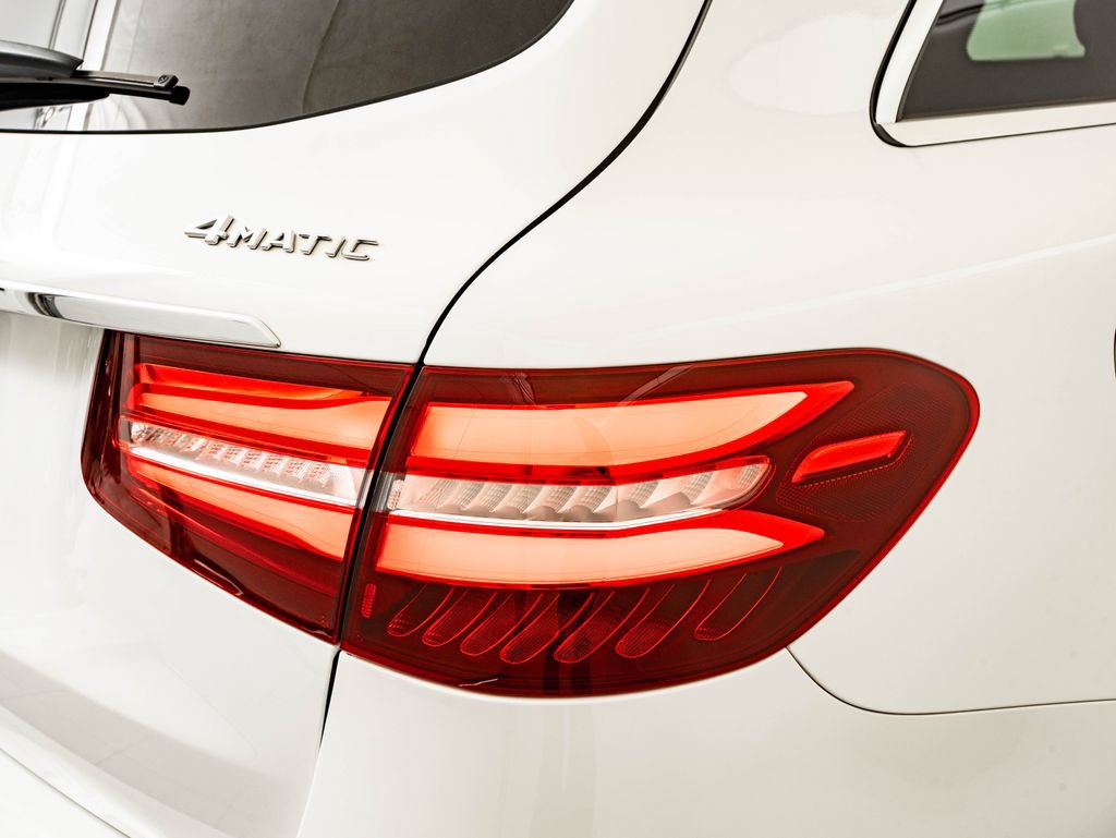 Used 2019 Mercedes-Benz GLC 300 4MATIC image 9