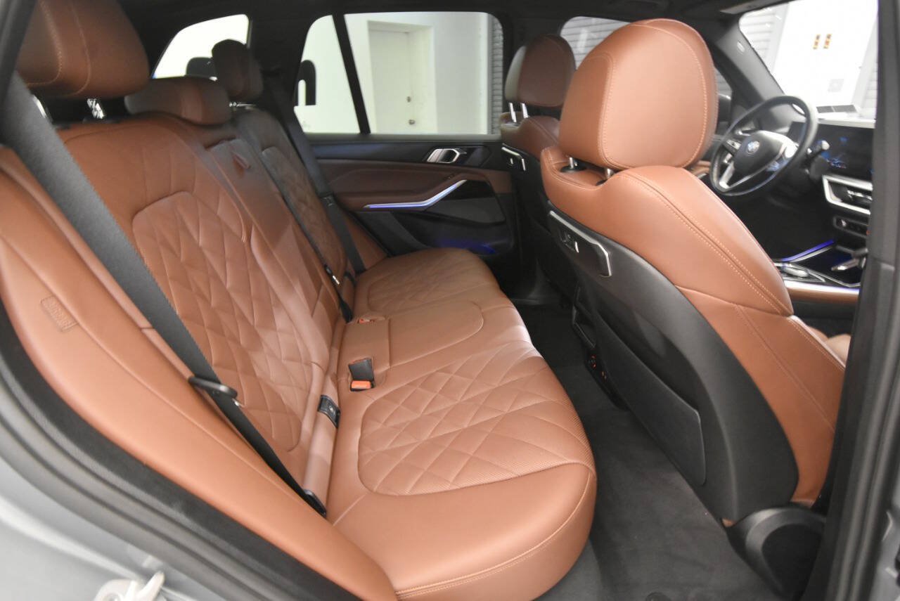 Used 2024 BMW X5 xDrive40i w/ Premium Package AWD/4WD image 20