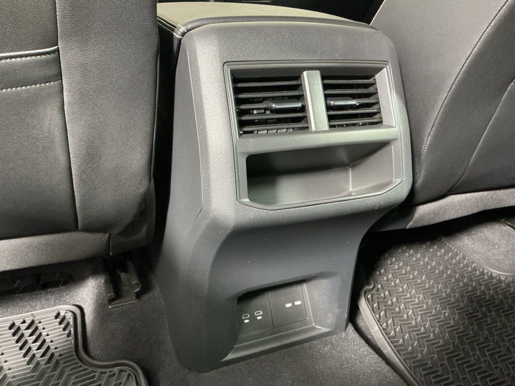 Used 2023 Volkswagen Atlas Cross Sport SE image 27